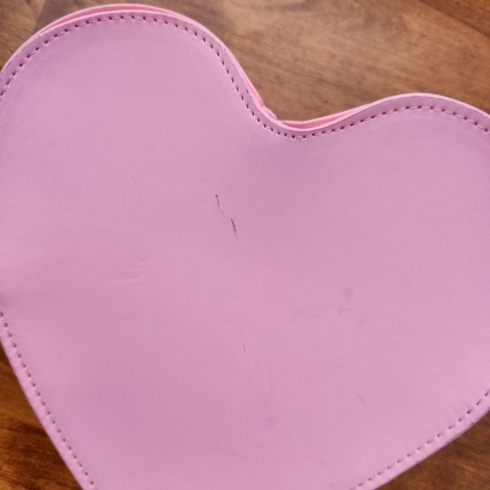 Juicy Couture Heart Pouch - Picture 3 of 4